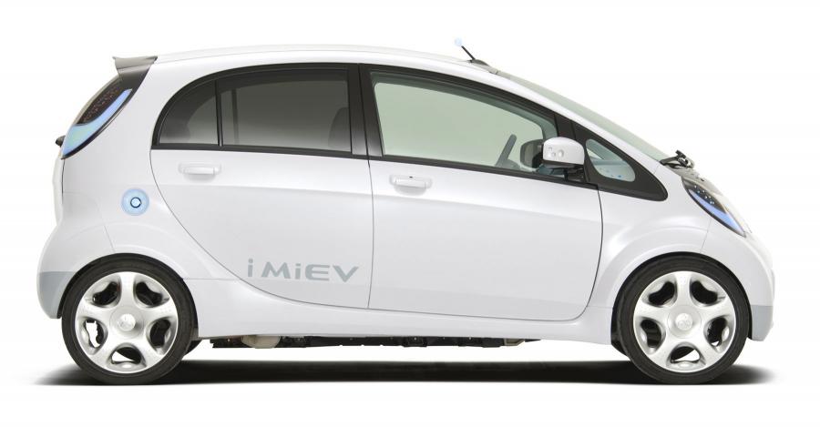  Mitsubishi i-MiEV 2010 года  (фото 4 из 12)
